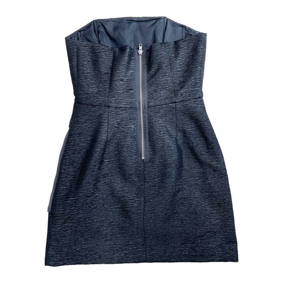 BCBGeneration Womens 8 Cocktail Dress LBD Strapless‎ Mini Textured Ruffle - Picture 3 of 7